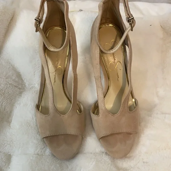 Jessica Simpson beige ankle strap suede heels - Picture 6 of 6